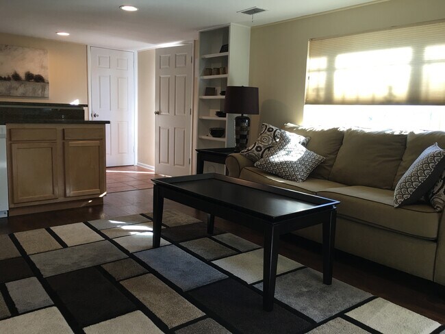 Building Photo - 2480 Yates St