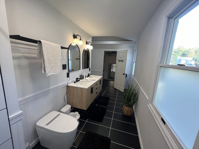 Foto del edificio - 3823 Jocelyn Dr