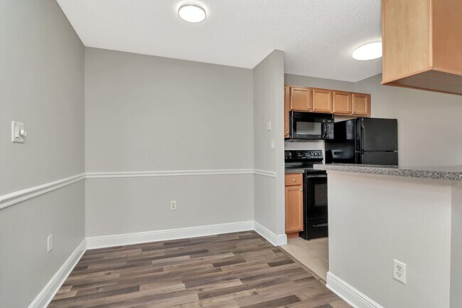 Building Photo - Water Front 1 Bedroom 1 Bath Condo for Rent in Brandon - 2nd Floor - Incredible Views