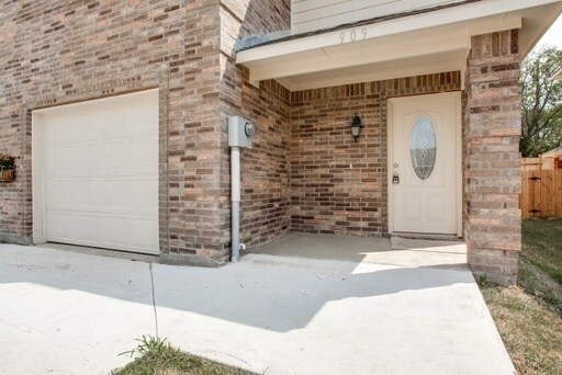 Foto del edificio - Spacious 3 Bedroom Duplex for rent in Prin...