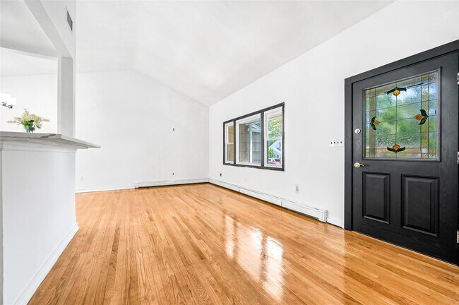 Foto del edificio - 65 Hampton Ave