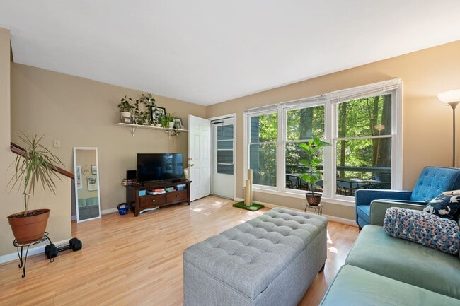 Photo - 2bd/2.5ba Townhouse Less than 1 Mile from ...