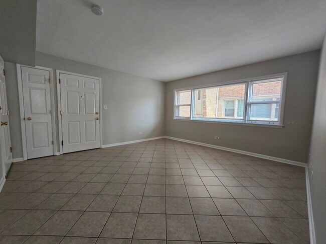 Foto del edificio - 837 Lathrop Ave