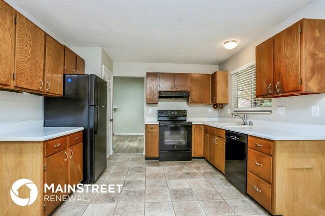 Building Photo - 1133 Treetop Village Dr