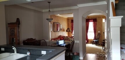 Building Photo - 12137 Memory Ln