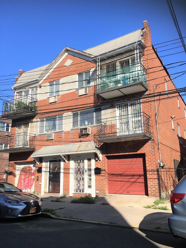 Primary Photo - 88-34 Saint James Avenue