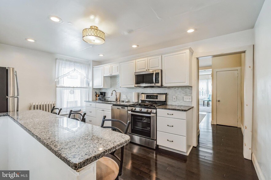 Foto principal - 6774 Ridge Ave