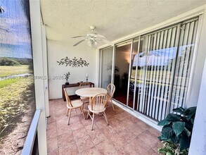 Building Photo - 3051 S Palm Aire Dr