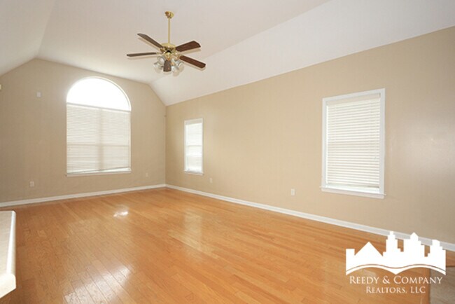 Building Photo - 387 Fountain Crest Dr