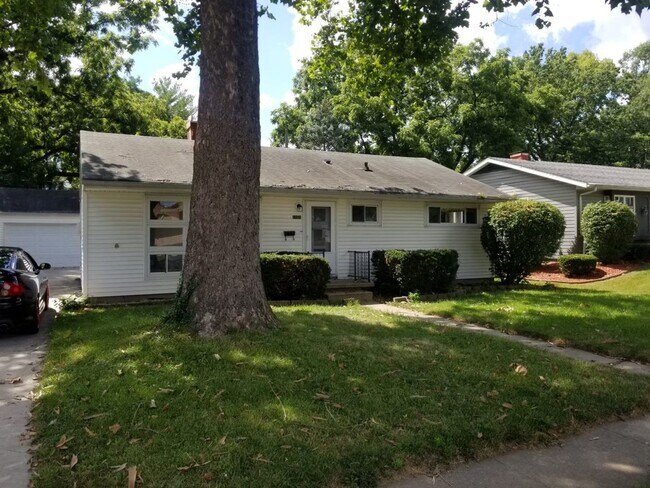Photo - 3 Bd 1 Ba Home with garage