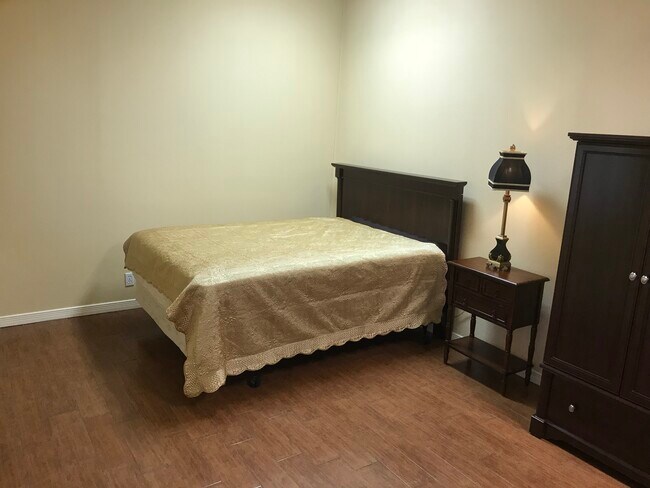 Foto del edificio - 517 Shadow Willow Dr