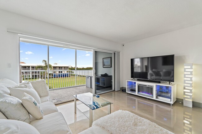 Foto del edificio - 100 Waterway Rd