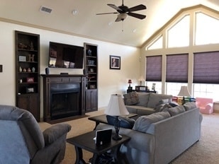 Building Photo - 433 Apple Blossom Dr