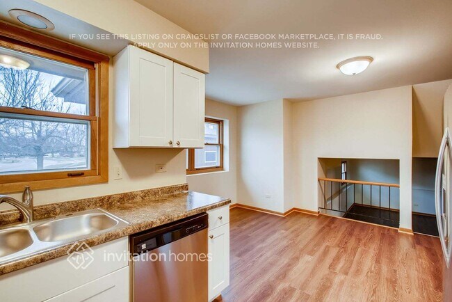 Foto del edificio - 3818 Jonathan Simpson Dr