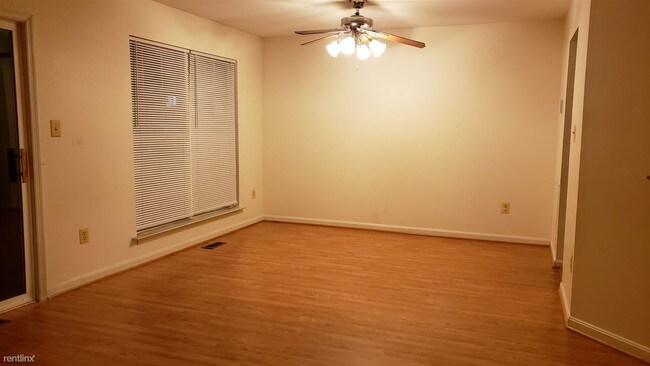 Building Photo - 3 br, 2.5 bath Townhome - Russett Communit...