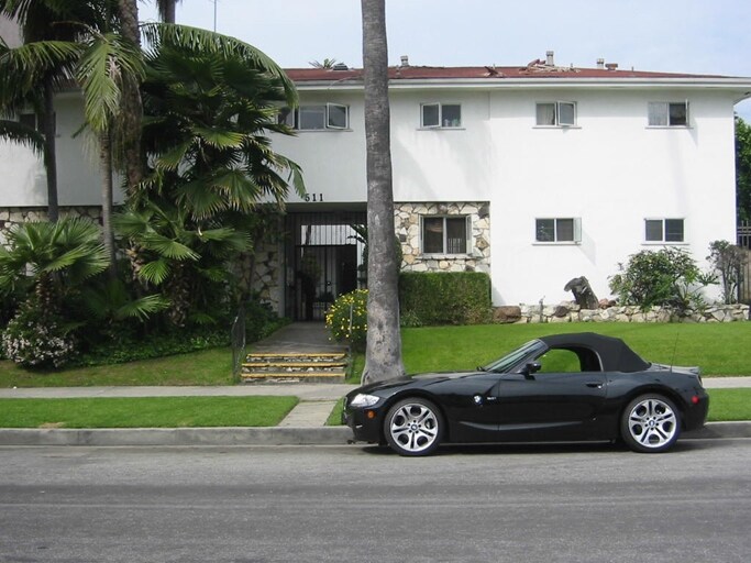 Foto del edificio - 511 S Alexandria Ave