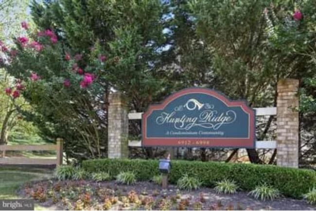 Building Photo - 6998 Hanover Pky