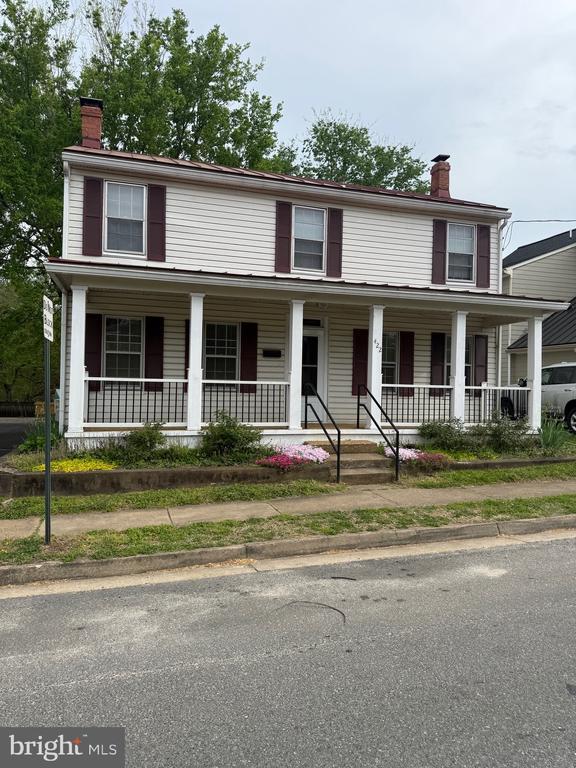 Building Photo - 422 Dunmore St