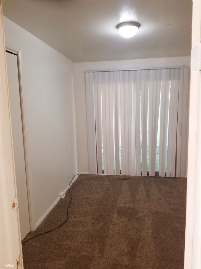 Building Photo - 2 br, 1 bath Duplex - 100 Leonard St NE # 1