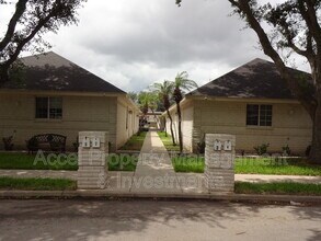 Building Photo - 701 Sandpiper Ave