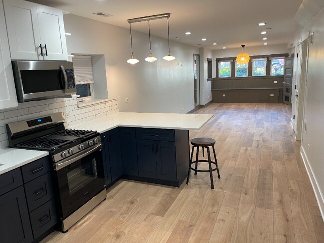 Foto del edificio - 4037 N St Louis Ave