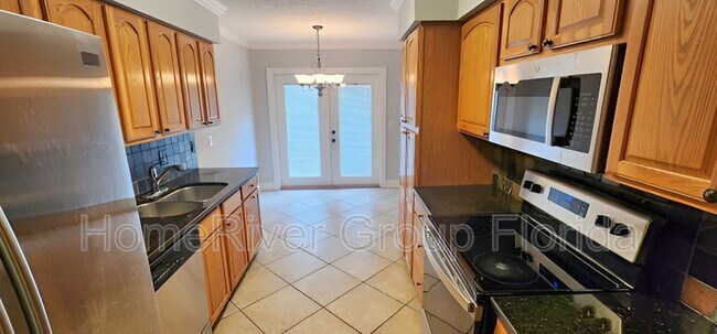 Foto del edificio - 3293 Laurel Grove N