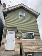 Building Photo - 4933 Yew St