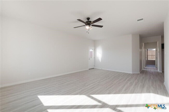 Foto del edificio - 508 W Avenue B