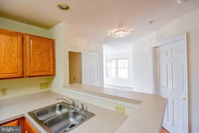 Building Photo - 45521 Westmeath Way