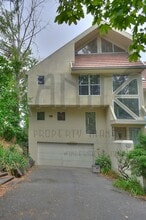 Building Photo - 3313 E 12th Pl