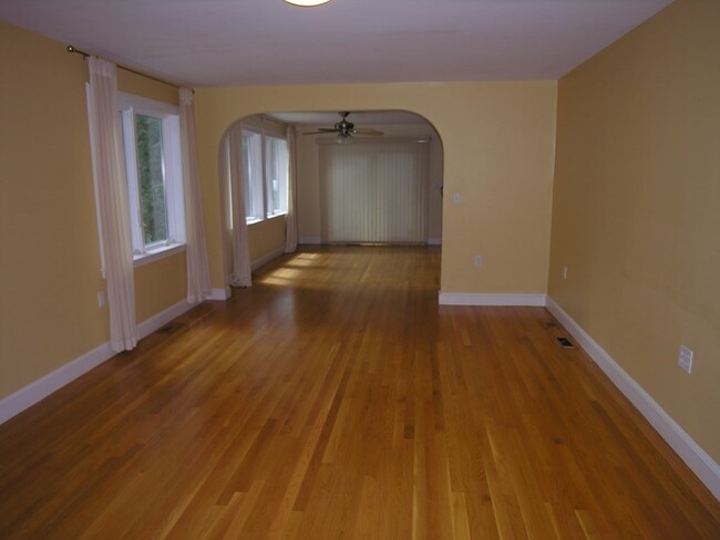 Building Photo - 68 Craftsland Rd
