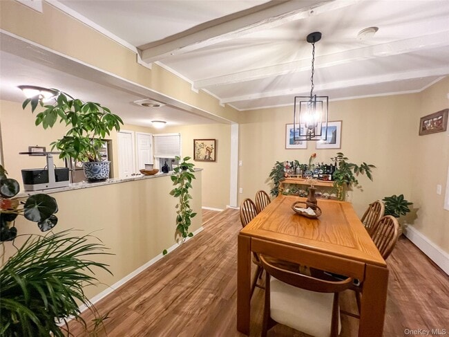 Building Photo - 86 Catherine St