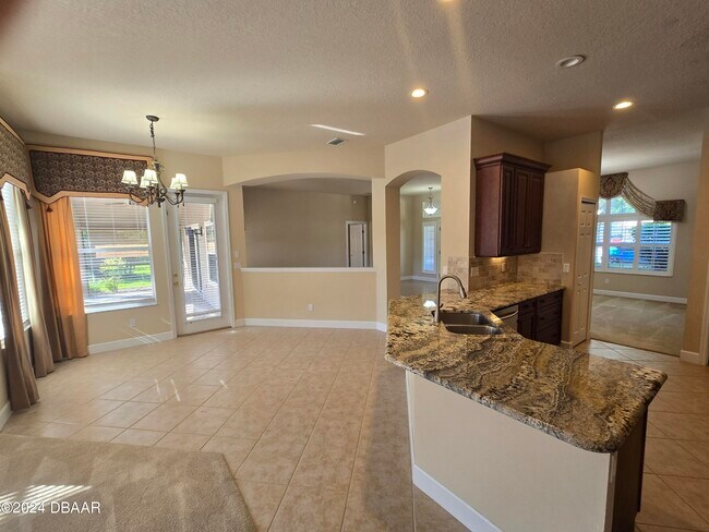 Building Photo - 1207 Hampstead Ln