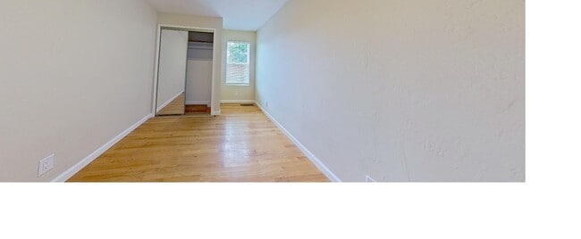 Building Photo - 22565 Norwood Dr