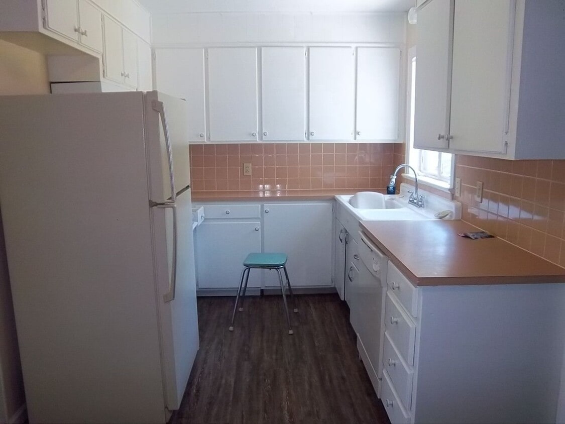 Building Photo - 1/1/1