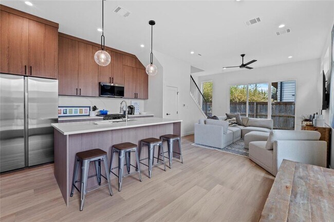 Building Photo - 506 Krebs Ln