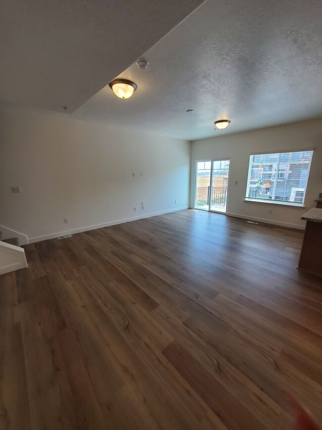 Foto del edificio - Gorgeous 3 Bedroom Townhome in Herriman!