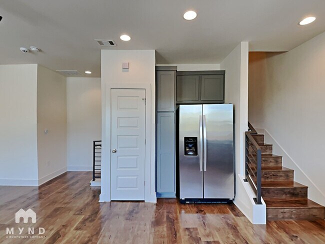 Foto del edificio - 3007 E 12th St