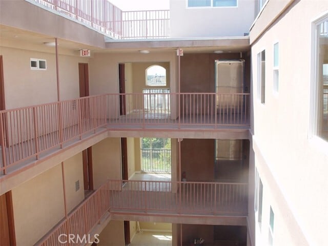 Building Photo - 700 N Hill Pl