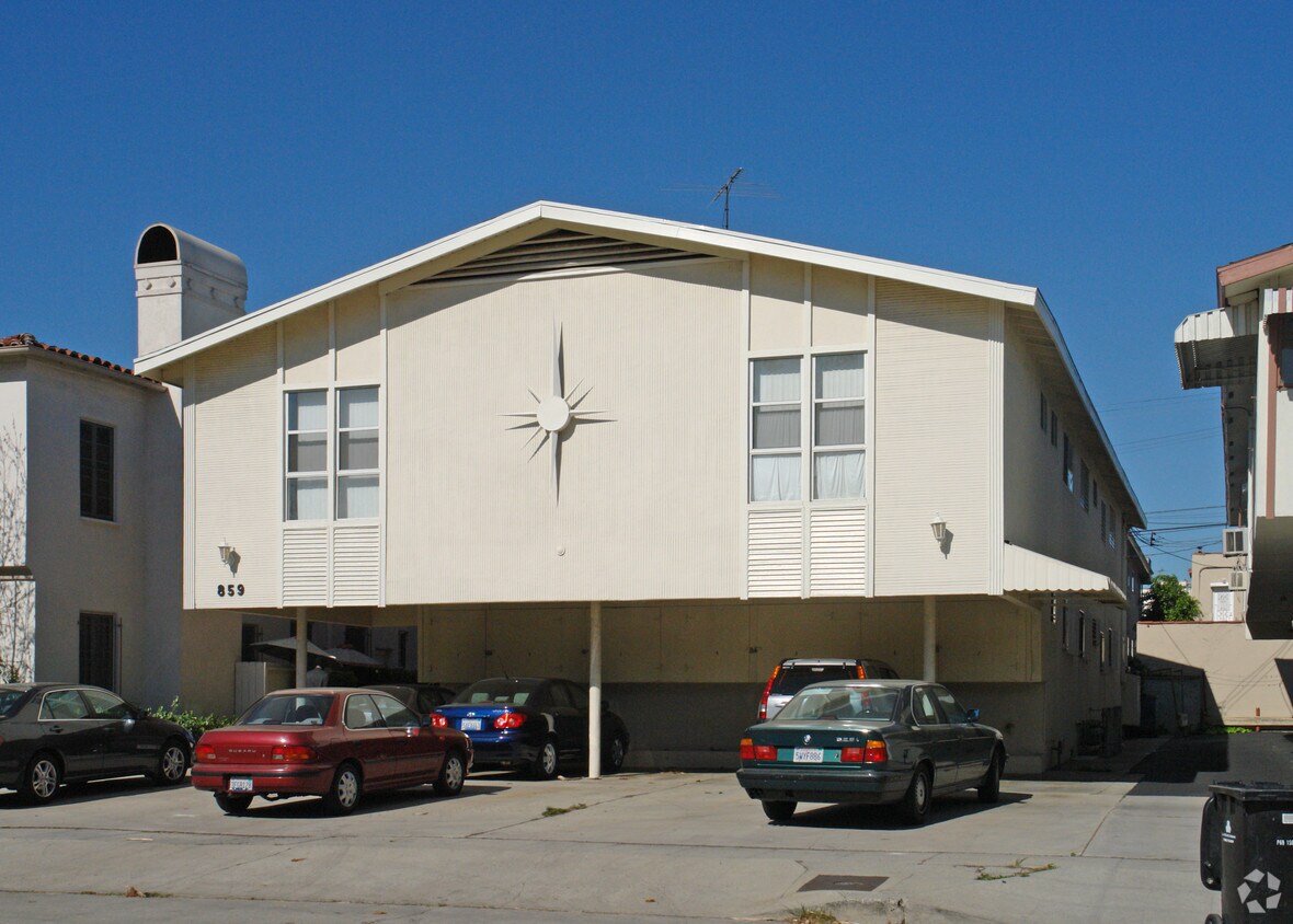 Foto principal - 859 S Sherbourne Dr