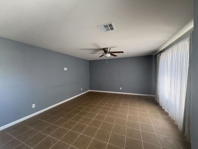 Foto del edificio - Single-Story Home with Pool – 3 Bed / 2 Bath