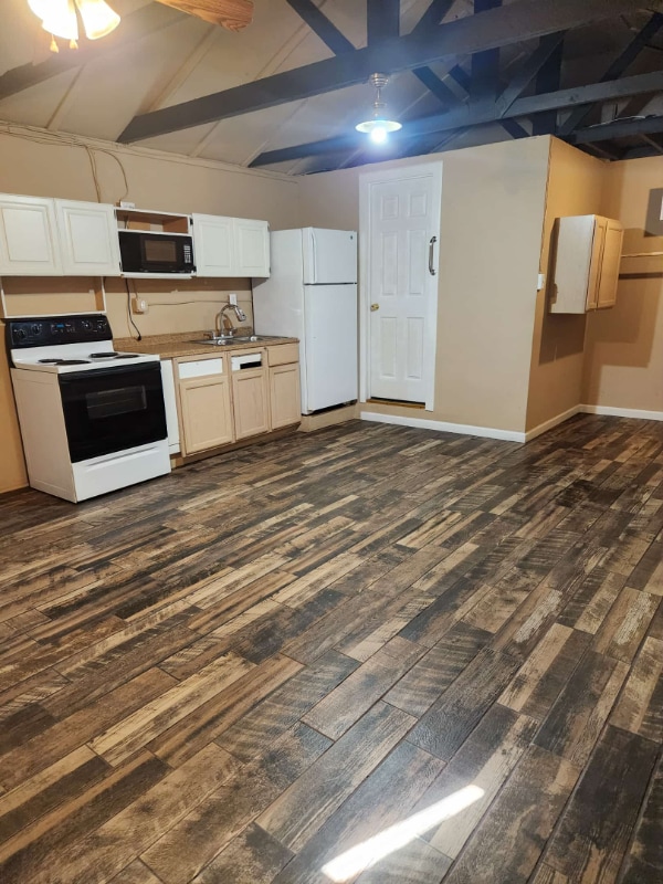 Foto principal - 425 S 98th Pl