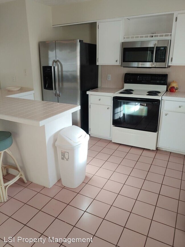 Foto del edificio - 17214 Front Beach Rd