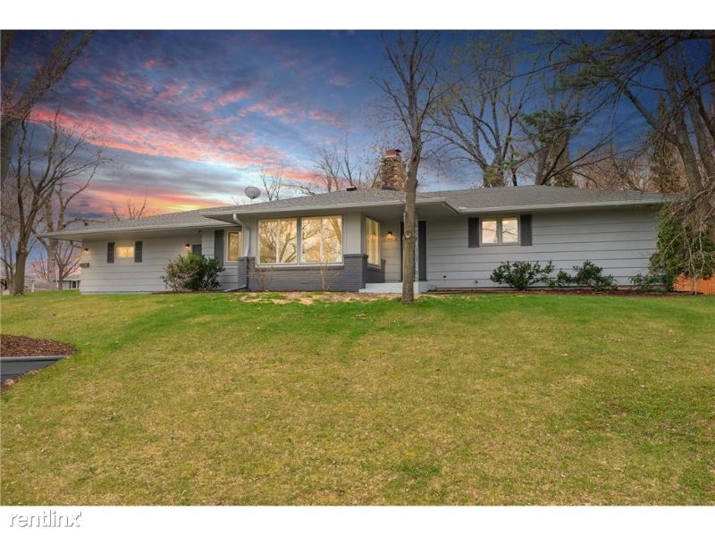 Primary Photo - 8540 Zenith Rd