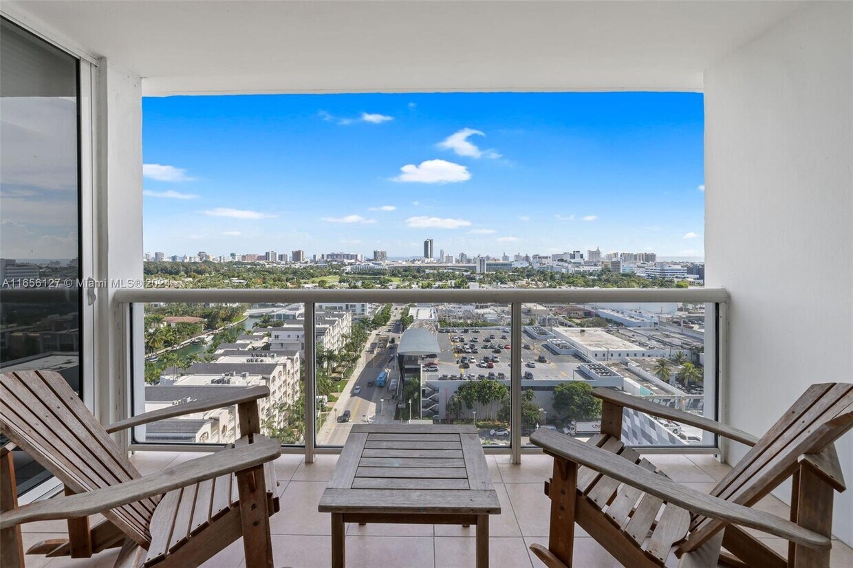 Foto principal - 1900 Sunset Harbour Dr