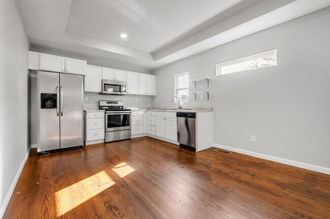 Foto del edificio - Modern Comfort Meets Prime Location — Stylish 2-Story Townhome