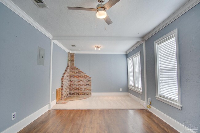 Building Photo - 2012 N 19th Ave