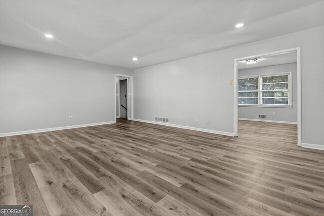 Building Photo - 1834 Dogwood Ct SW