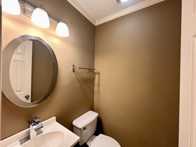 Foto del edificio - 2/2.5 Townhome in Desirable North Austin