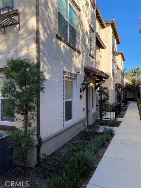 Building Photo - 2410 Villena Way